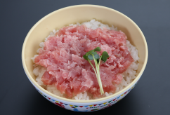 まぐろ丼