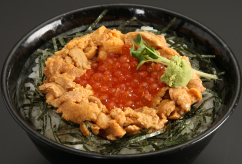 日高産いくらと生うに丼